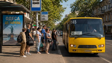 Зупинка маршрутки 145 в Одесі