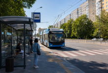 Зупинка тролейбуса у мікрорайоні Боярка