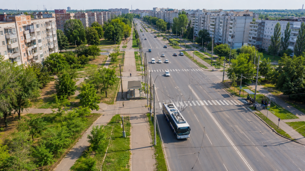 Маршрут тролейбуса 5 Кривий Ріг — міський транспорт на проспекті